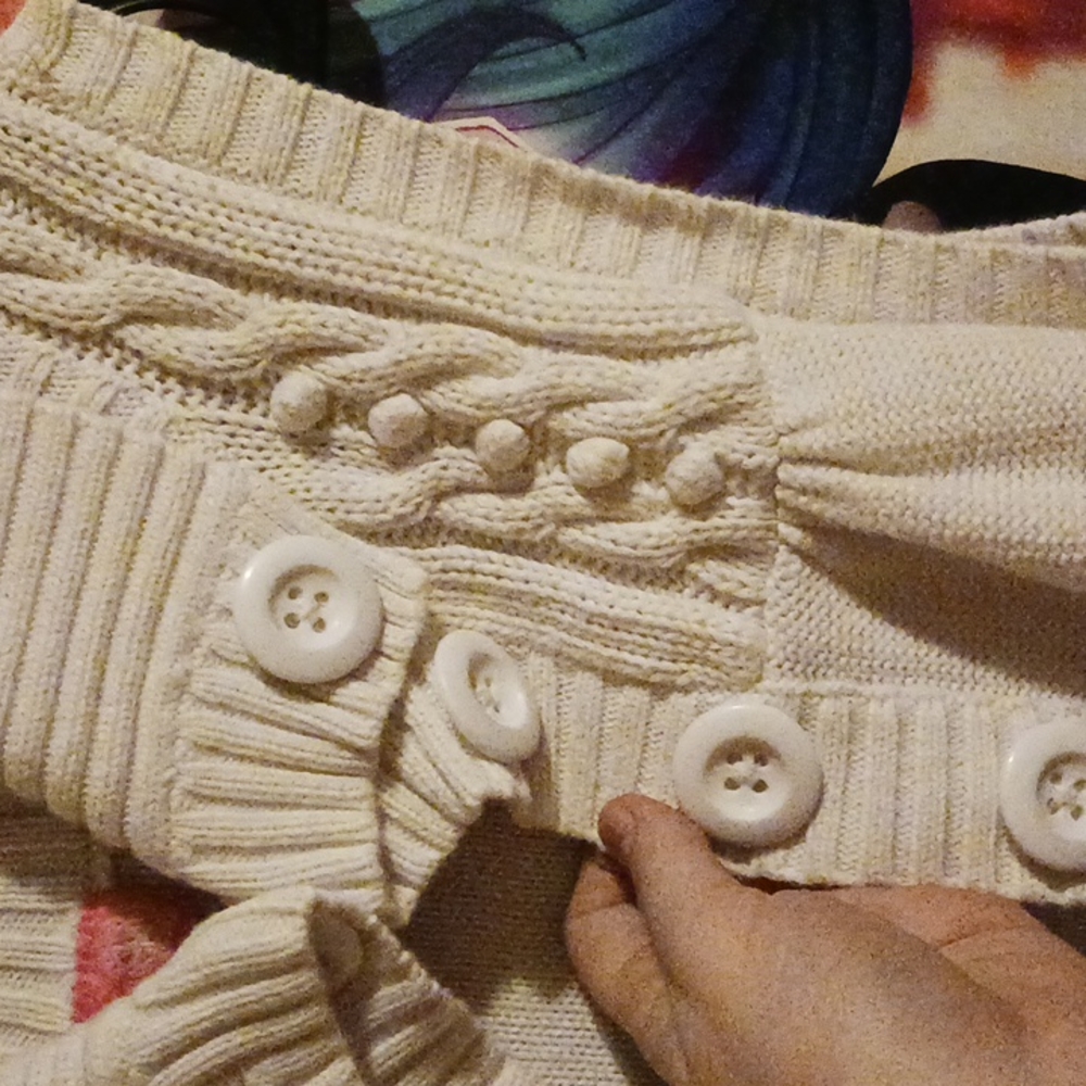 White knit vest - Picture 2 of 3